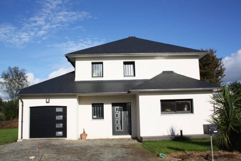 construction dune maison contemporaine st thonan menuiserie noire porte enko kline - Des maisons toutes différentes … - Finistère, Saint Thonan