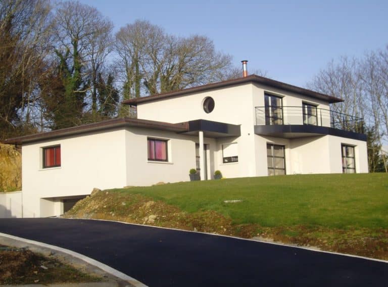 construction-maison-contemporaine-toiture-cuivre-enduit-blanc-1.jpg