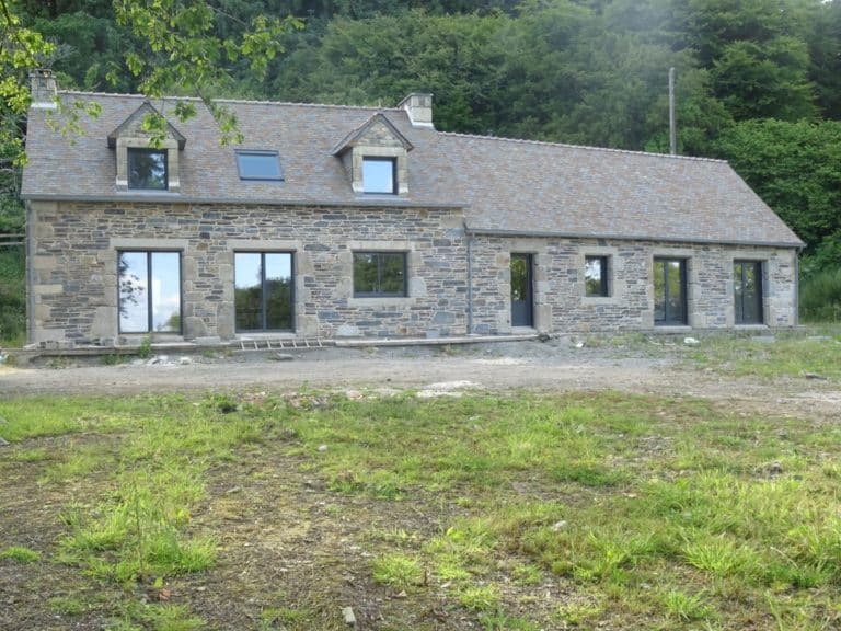 renovation-maison-en-pierre-ardoise-du-bresil.jpg